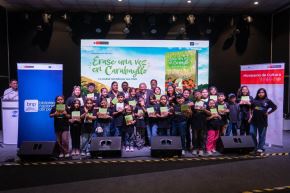 El ministro Alberto Beingolea acompañó a los niños escritores de la iniciativa Leer para Crecer. Foto: Ministerio de Cultura/Difusión.