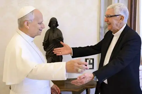 El cardenal Carlos Castillo en una de sus visitas al papa León XIV. Foto: Vatican News
