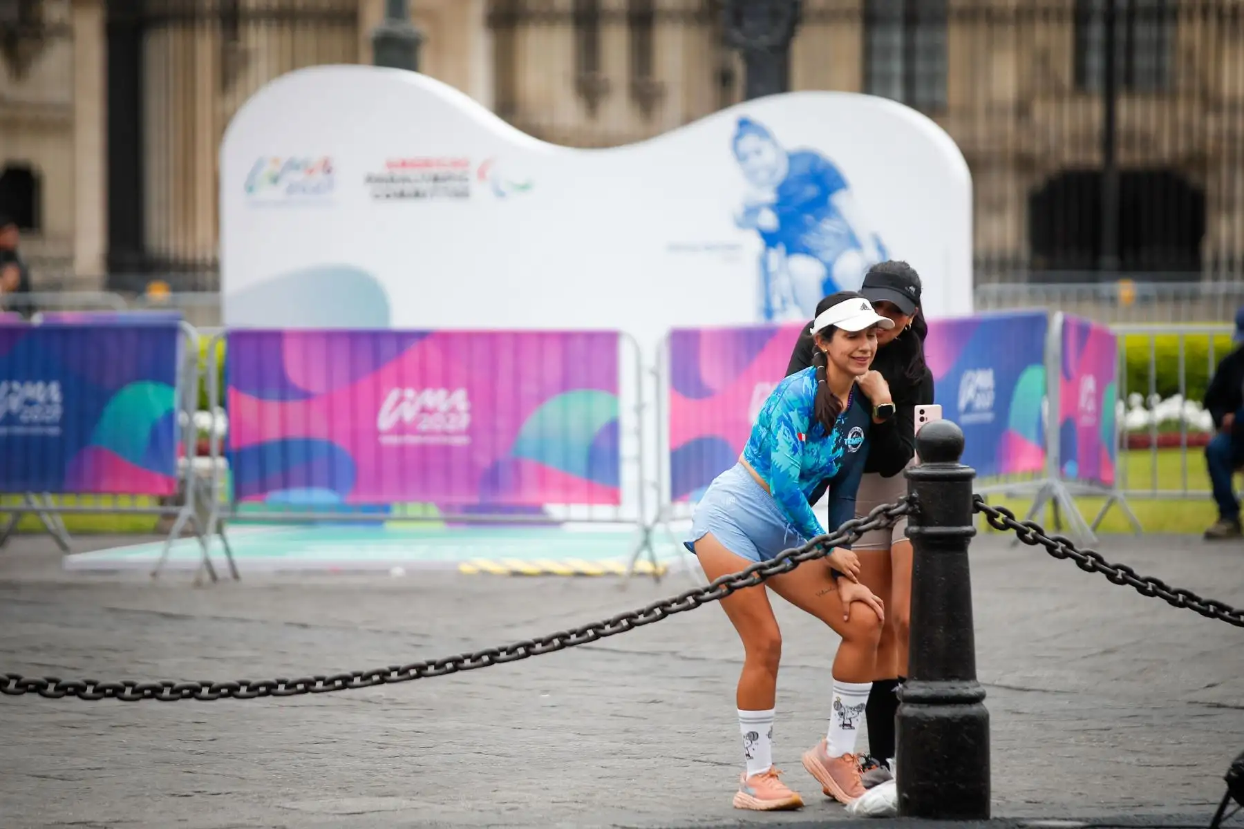 Preparativos en la Plaza Mayor para el encendido del reloj oficial que marcará el inicio de la cuenta regresiva hacia la gran cita deportiva de los Juegos Panamericanos 2027 en Lima.

Foto: ANDINA/Ricardo Cuba