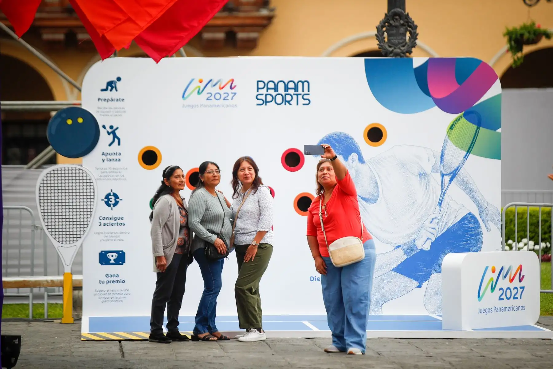 Preparativos en la Plaza Mayor para el encendido del reloj oficial que marcará el inicio de la cuenta regresiva hacia la gran cita deportiva de los Juegos Panamericanos 2027 en Lima.

Foto: ANDINA/Ricardo Cuba