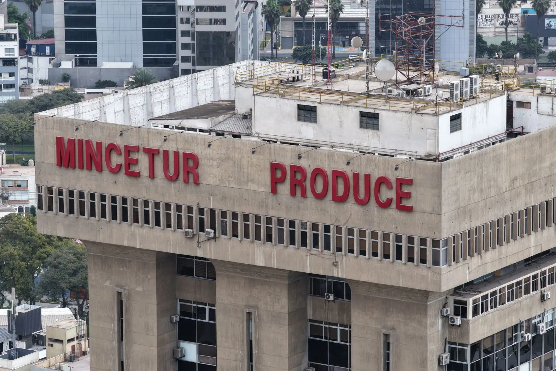 Designan directores de desarrollo empresarial y de formalización pesquera artesanal