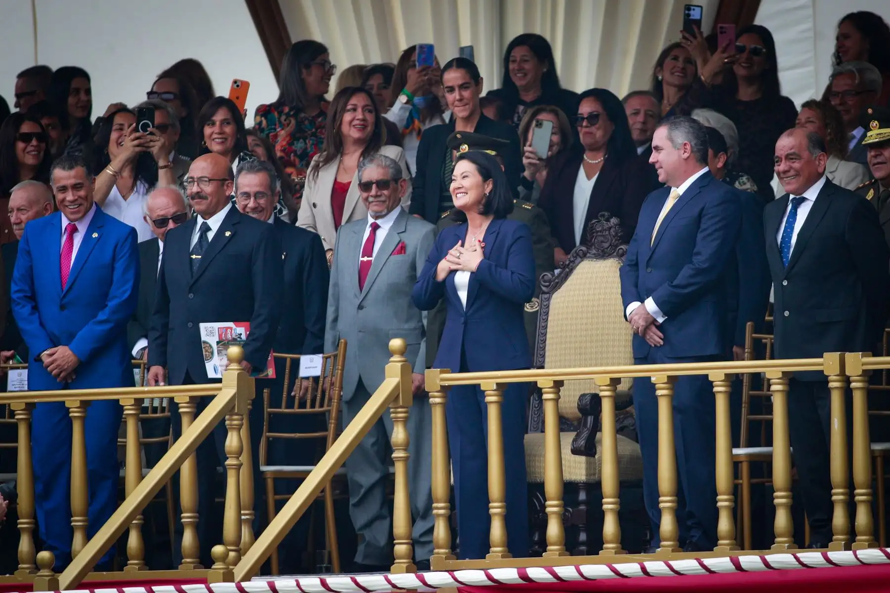 Peru: President Fujimori participates in 'Junin Cup' equestrian awards ceremony