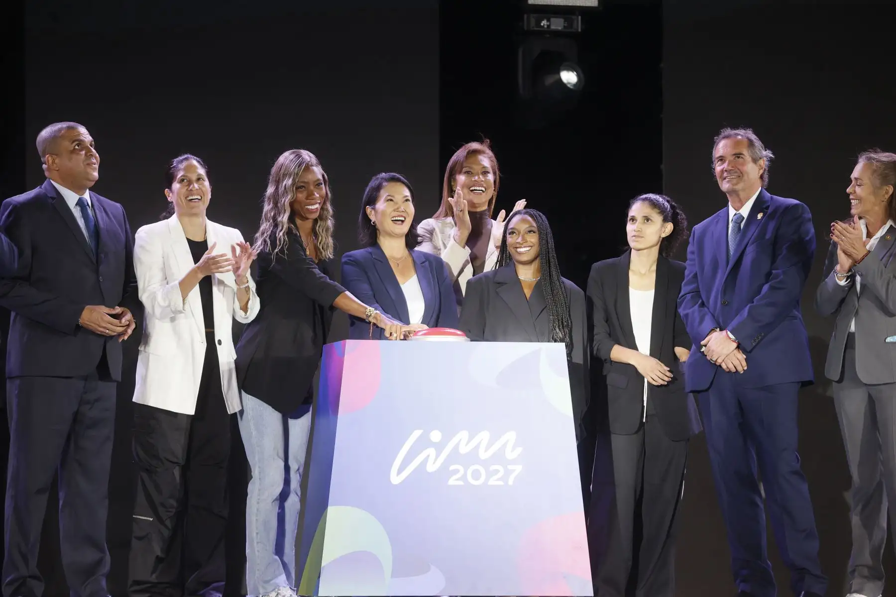 La presidenta de la república, Keiko Fujimori, participa en la ceremonia “One Year To Go de Lima 2027” – XX Juegos Panamericanos y VIII Juegos Parapanamericanos, que marca el inicio de la cuenta regresiva hacia la realización de este gran evento multideportivo.  Foto: ANDINA/Vidal Tarqui