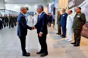 Ministro de Defensa expresa su respaldo total a las Fuerzas Armadas