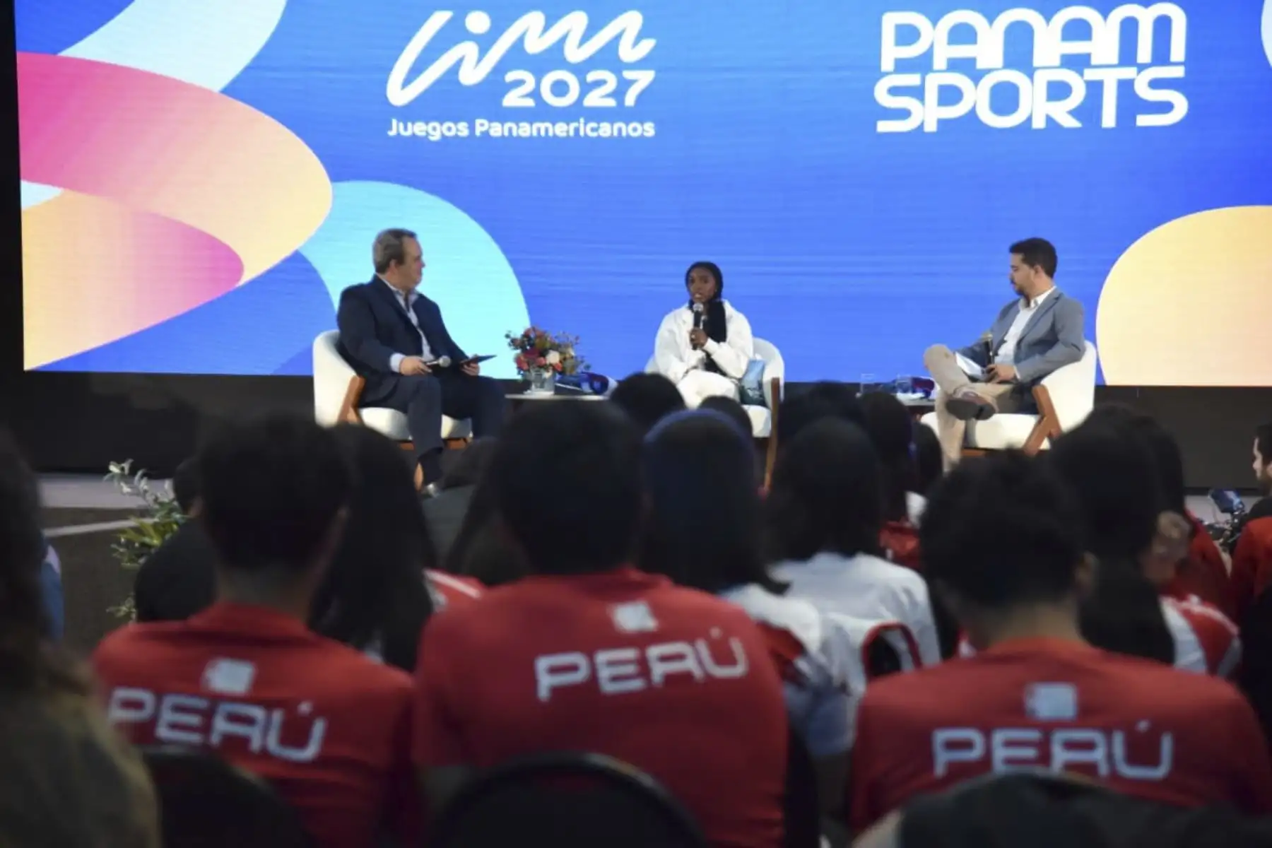 La multicampeona olímpica, Simone Biles, participó en una conferencia de prensa y en una charla sobre salud mental, compartiendo un mensaje que trasciende el deporte e invita a poner el bienestar en el centro del camino hacia el éxito. Foto: Lima 2027