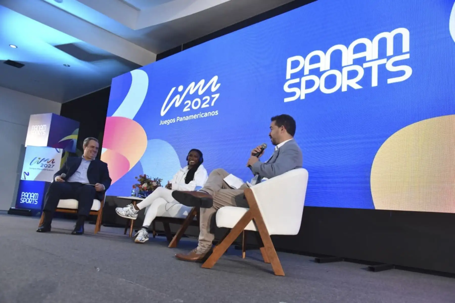 La multicampeona olímpica, Simone Biles, participó en una conferencia de prensa y en una charla sobre salud mental, compartiendo un mensaje que trasciende el deporte e invita a poner el bienestar en el centro del camino hacia el éxito. Foto: Lima 2027