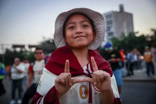 Universitario celebra su 102º aniversario con estadio lleno ante Sporting Cristal