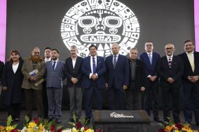 El ministro Rogers Valencia también resaltó el desarrollo del Proyecto Turístico Choquequirao, que contempla la implementación de teleféricos, vías de acceso vehicular y caminos de "trekking". Foto: Mincetur