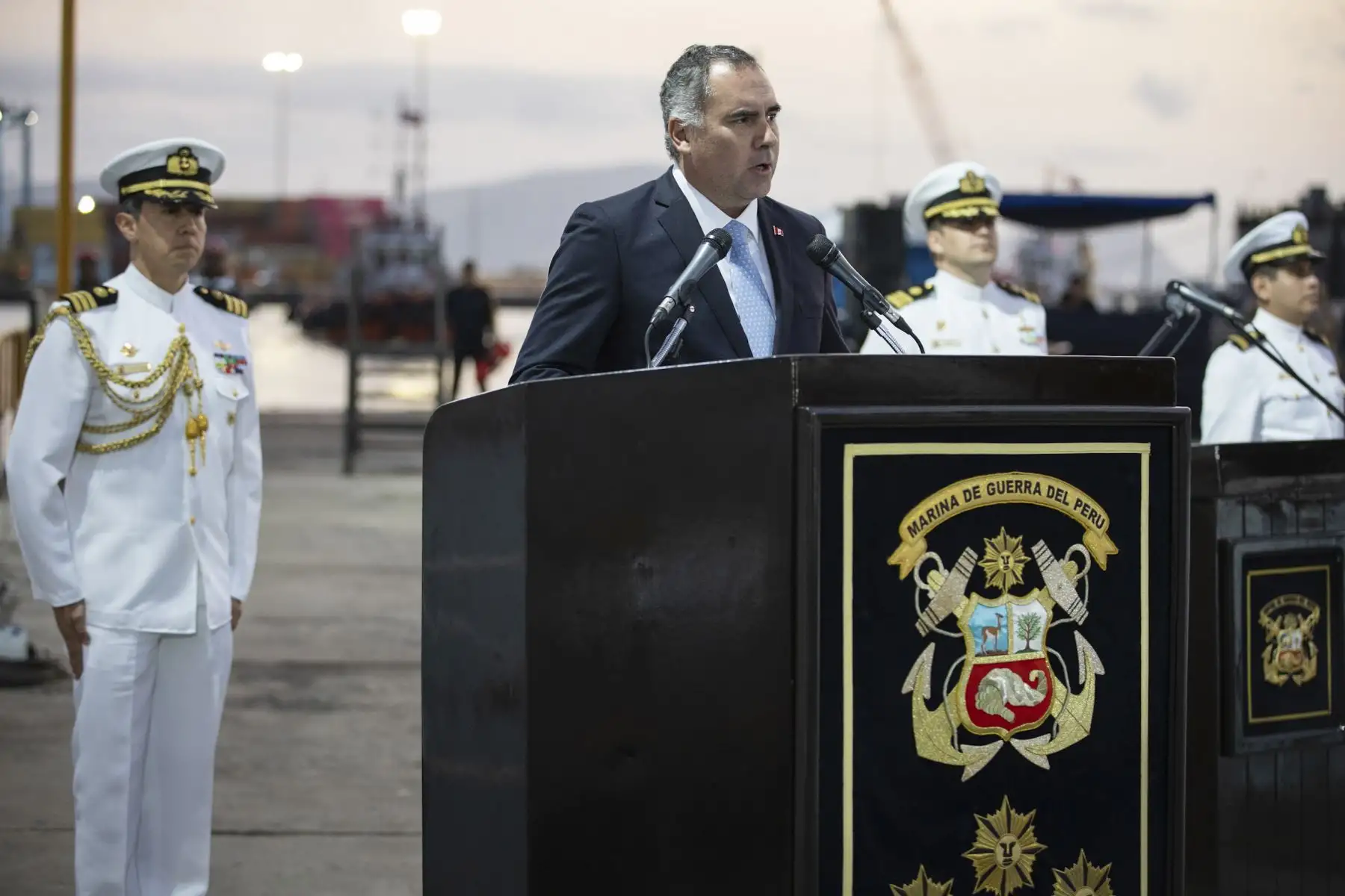 La Marina de Guerra del Perú puso a flote el B.A.P. Talara, un nuevo buque auxiliar logístico capaz de transportar carga militar y que fortalecerá la respuesta nacional frente a emergencias en el país, como la ocurrencia del fenómeno El Niño. El B.A.P. Talara fue construido en los astilleros de los Servicios Industriales de la Marina (SIMA Perú), en el Callao, y representa un importante hito para la industria naval peruana en las últimas décadas. Foto: Mindef