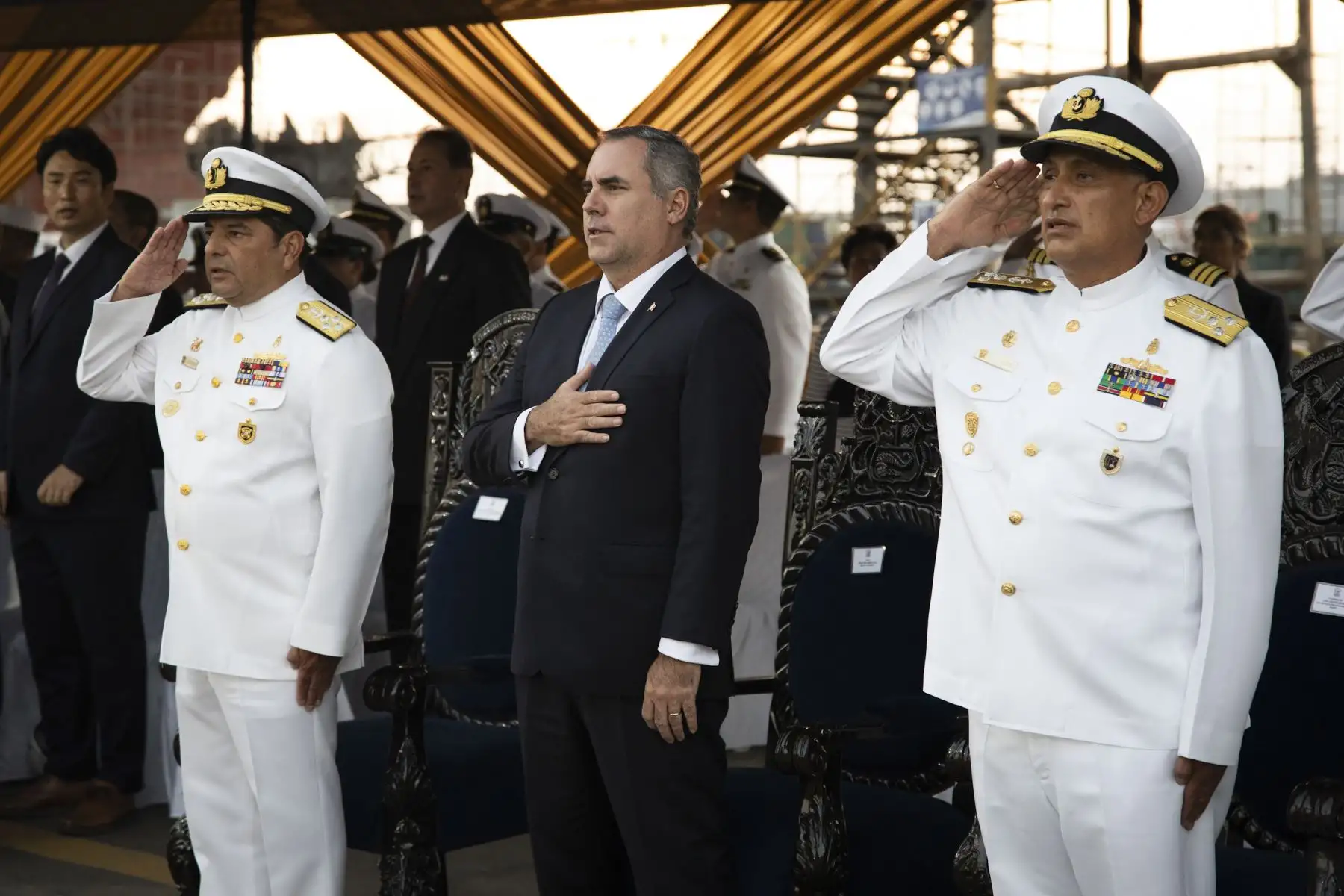La Marina de Guerra del Perú puso a flote el B.A.P. Talara, un nuevo buque auxiliar logístico capaz de transportar carga militar y que fortalecerá la respuesta nacional frente a emergencias en el país, como la ocurrencia del fenómeno El Niño. El B.A.P. Talara fue construido en los astilleros de los Servicios Industriales de la Marina (SIMA Perú), en el Callao, y representa un importante hito para la industria naval peruana en las últimas décadas. Foto: Mindef