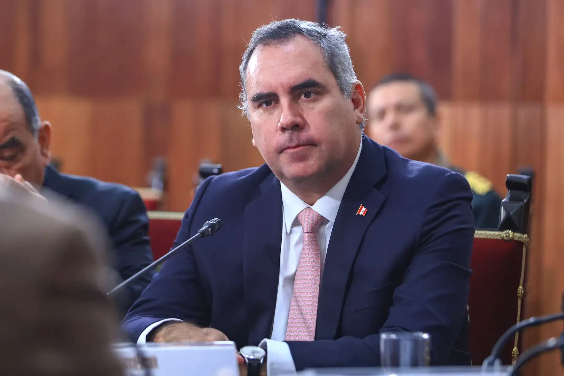 Ministro de Defensa: se están implementando centros de retención temporal para extranjeros