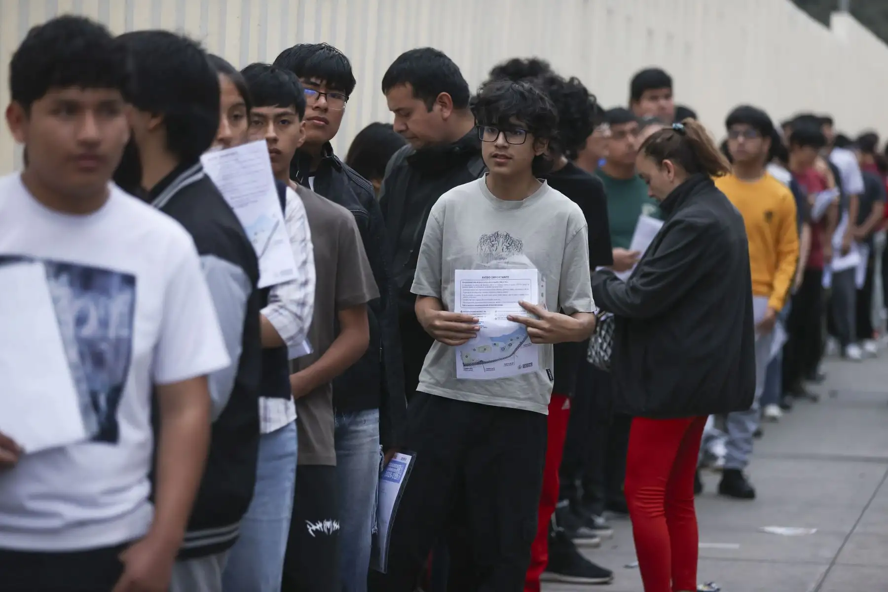 Más de 5,500 de postulantes llegan a la Universidad Nacional de Ingeniería (UNI) para rendir el Examen de Admisión 2026-2, quienes competirán por una vacante en una de las universidades públicas más exigentes del país. Foto: ANDINA/Jhonel Rodríguez Robles
