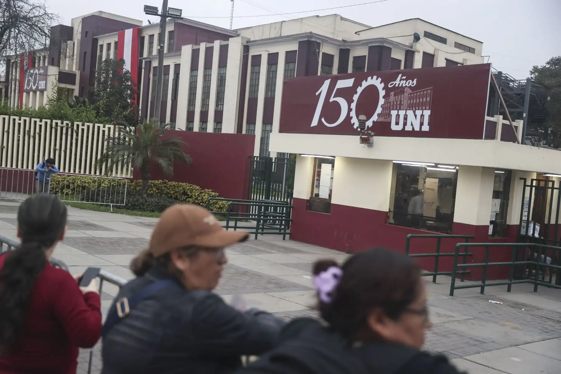 Más de 5,500 de postulantes llegan a la Universidad Nacional de Ingeniería (UNI) para rendir el Examen de Admisión 2026-2, quienes competirán por una vacante en una de las universidades públicas más exigentes del país. Foto: ANDINA/Jhonel Rodríguez Robles