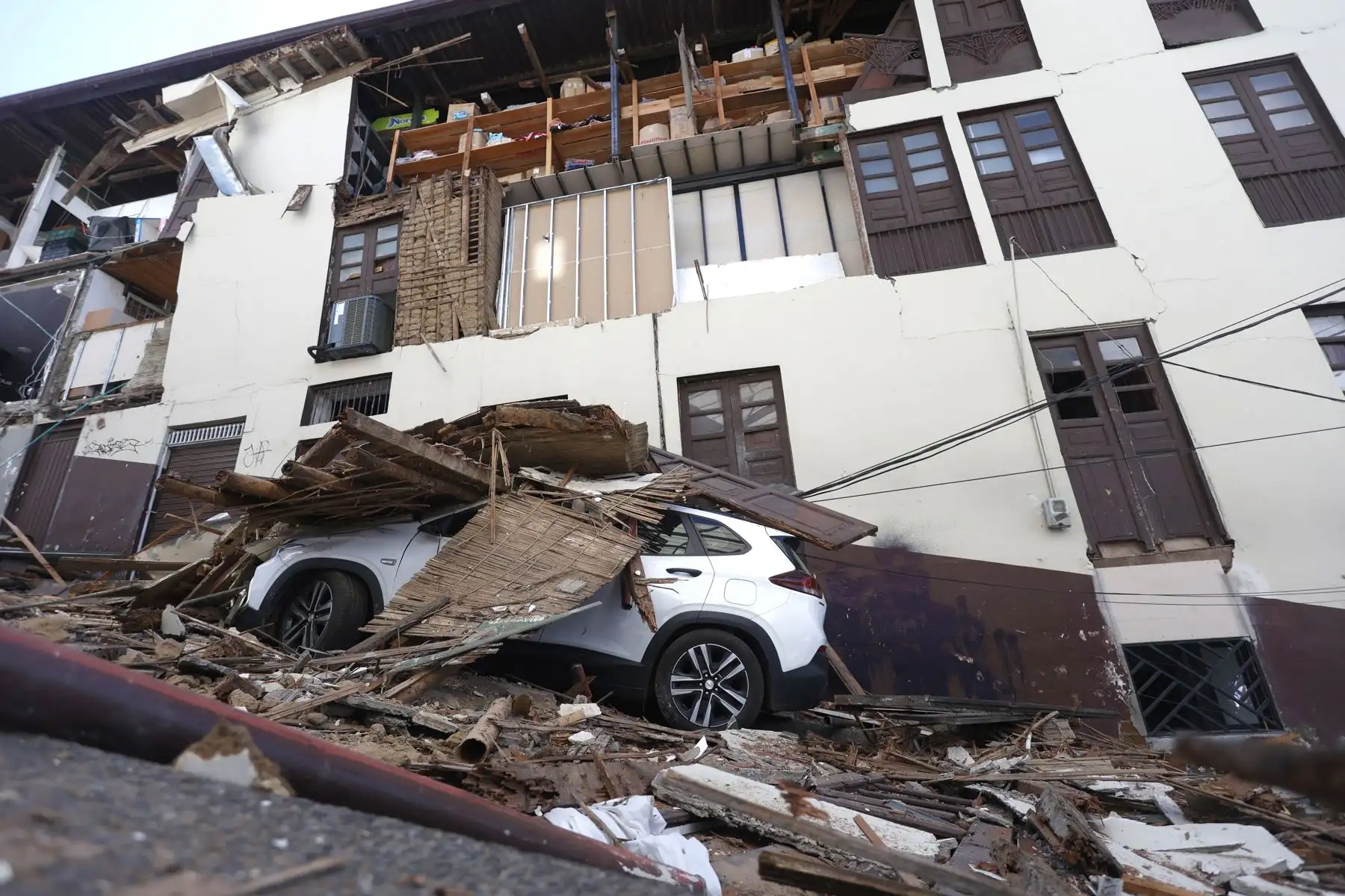 Al menos dos personas murieron en la capital del departamento de Caldas, por el terremoto de magnitud 7,4 .cFoto: EFE
