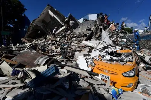 Terremoto en Colombia deja más de 100 muertos y 1.200 heridos tras 54 réplicas