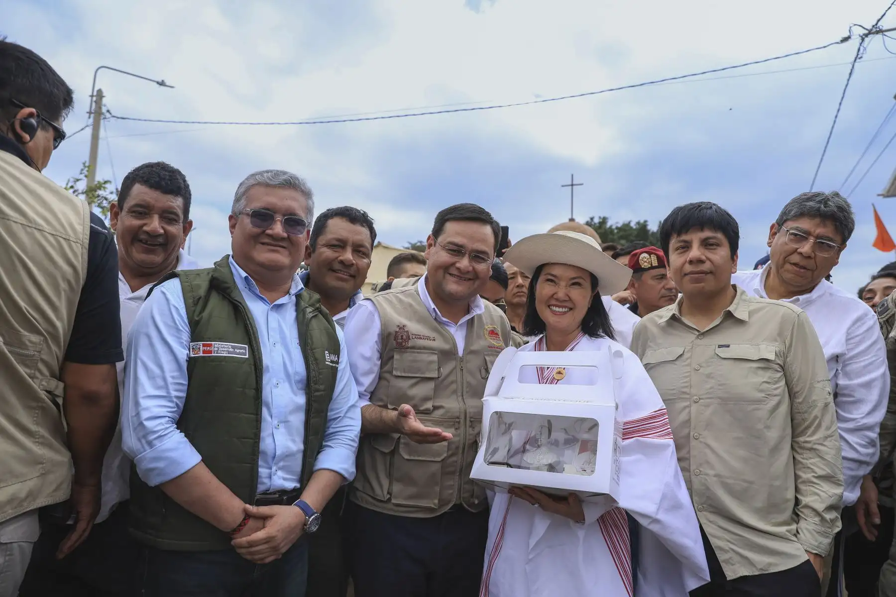 Presidenta Keiko Fujimori supervisa trabajos de descolmatación en Tumán, Lambayeque. Foto: ANDINA/ Prensa Presidencia