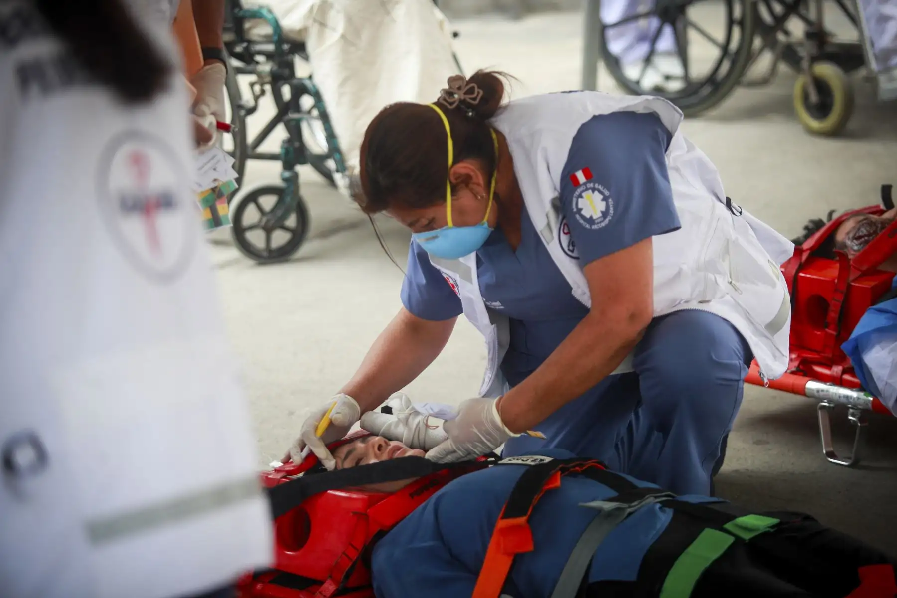 El Hospital Nacional Arzobispo Loayza participó en el II Simulacro Nacional Multipeligro 2026, con el objetivo de fortalecer la preparación y capacidad de respuesta de su personal ante un eventual sismo de gran magnitud. Durante el ejercicio se pusieron en práctica los protocolos de emergencia y evacuación para garantizar una respuesta oportuna y segura ante situaciones de desastre. Foto: ANDINA/Ricardo Cuba