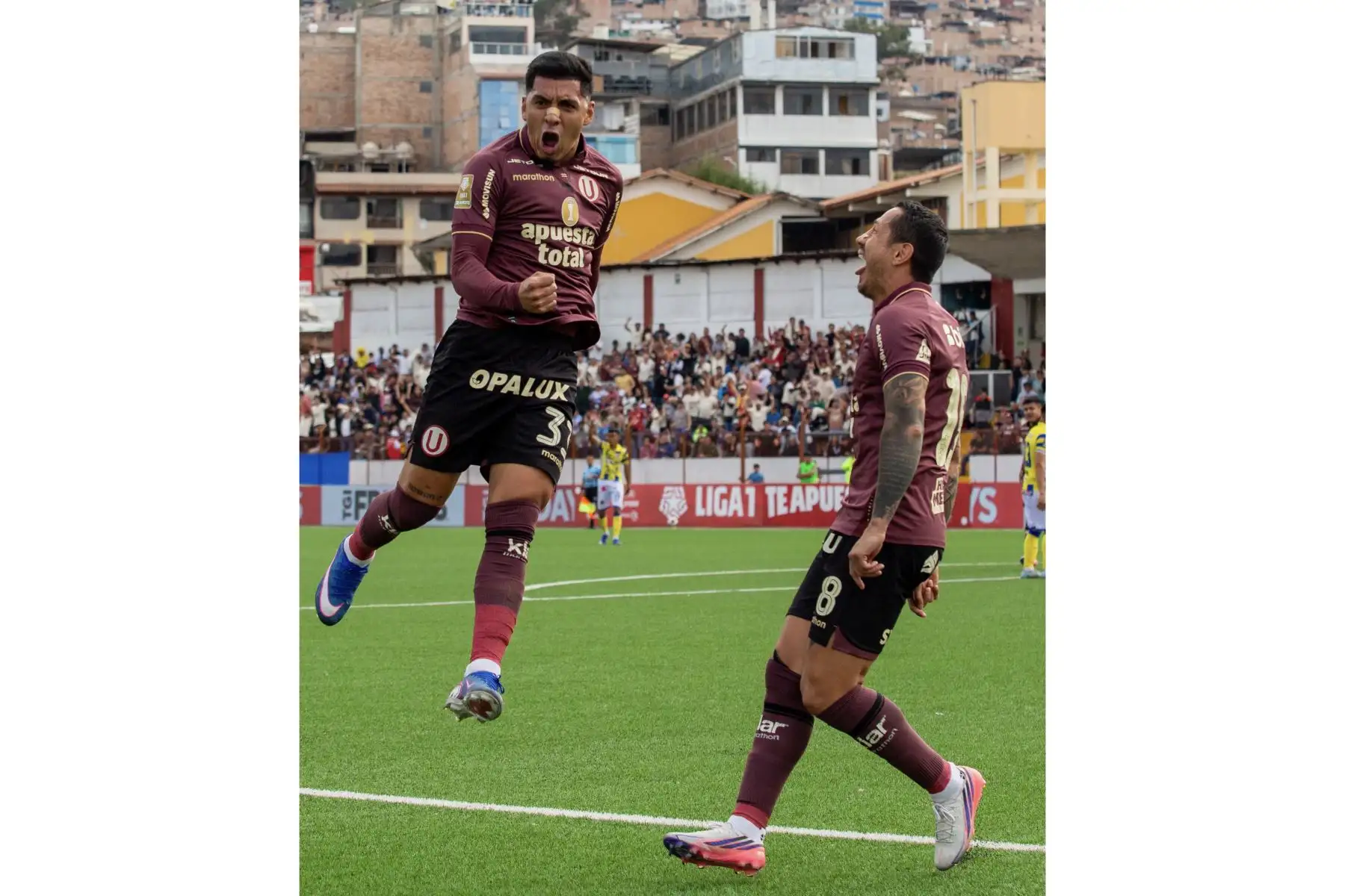 Universitario de Deportes venció de visita 3-2 a FC Cajamarca en el estadio Héroes de San Ramón. Los goles del equipo crema fueron anotados por César Inga, Alex Valera y Gianluca Lapadula. El partido corresponde a la quinta fecha del Torneo Clausura. Foto: Liga 1