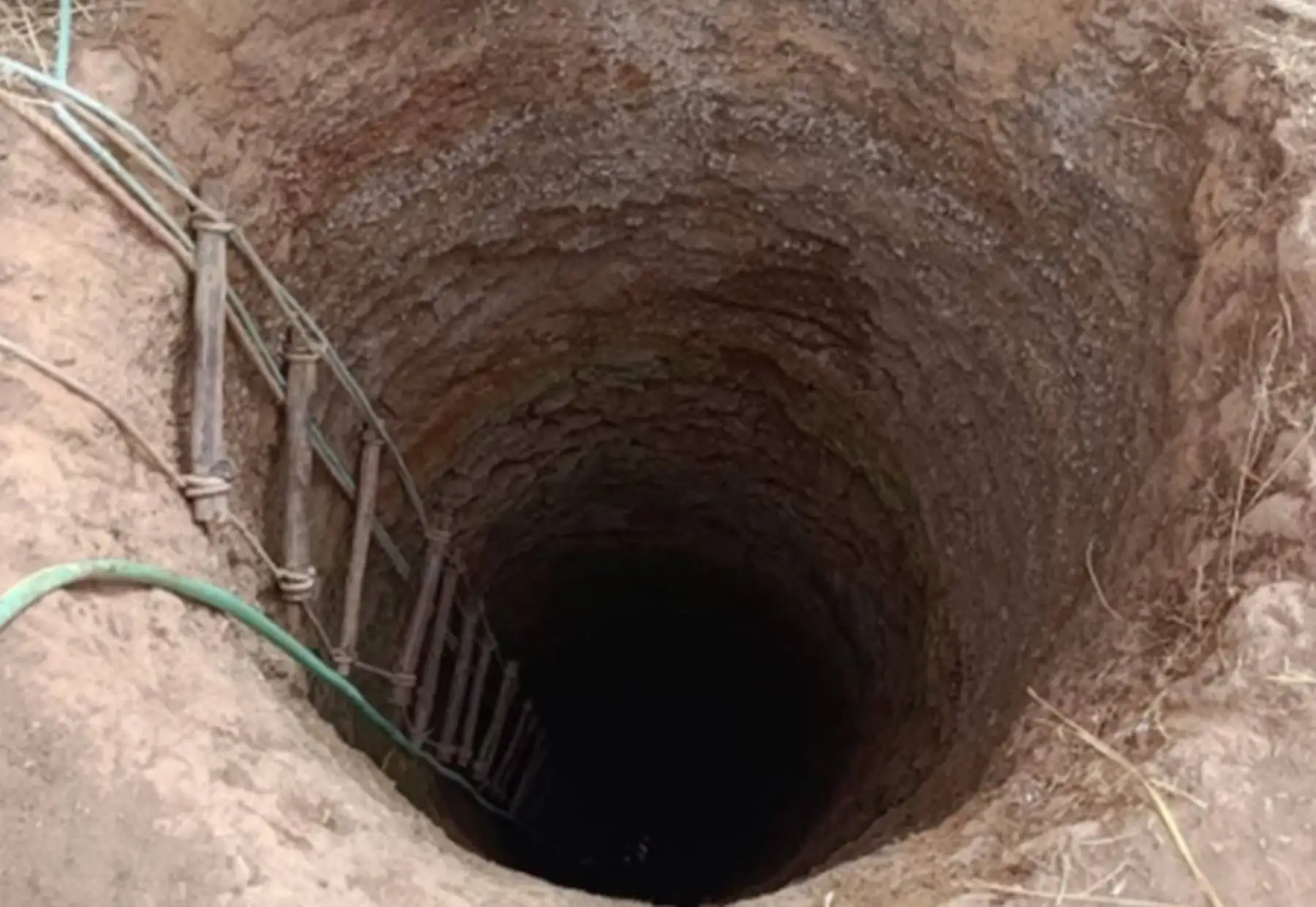 Puno: dos trabajadores mueren asfixiados durante excavación de pozo de agua en Tirapata