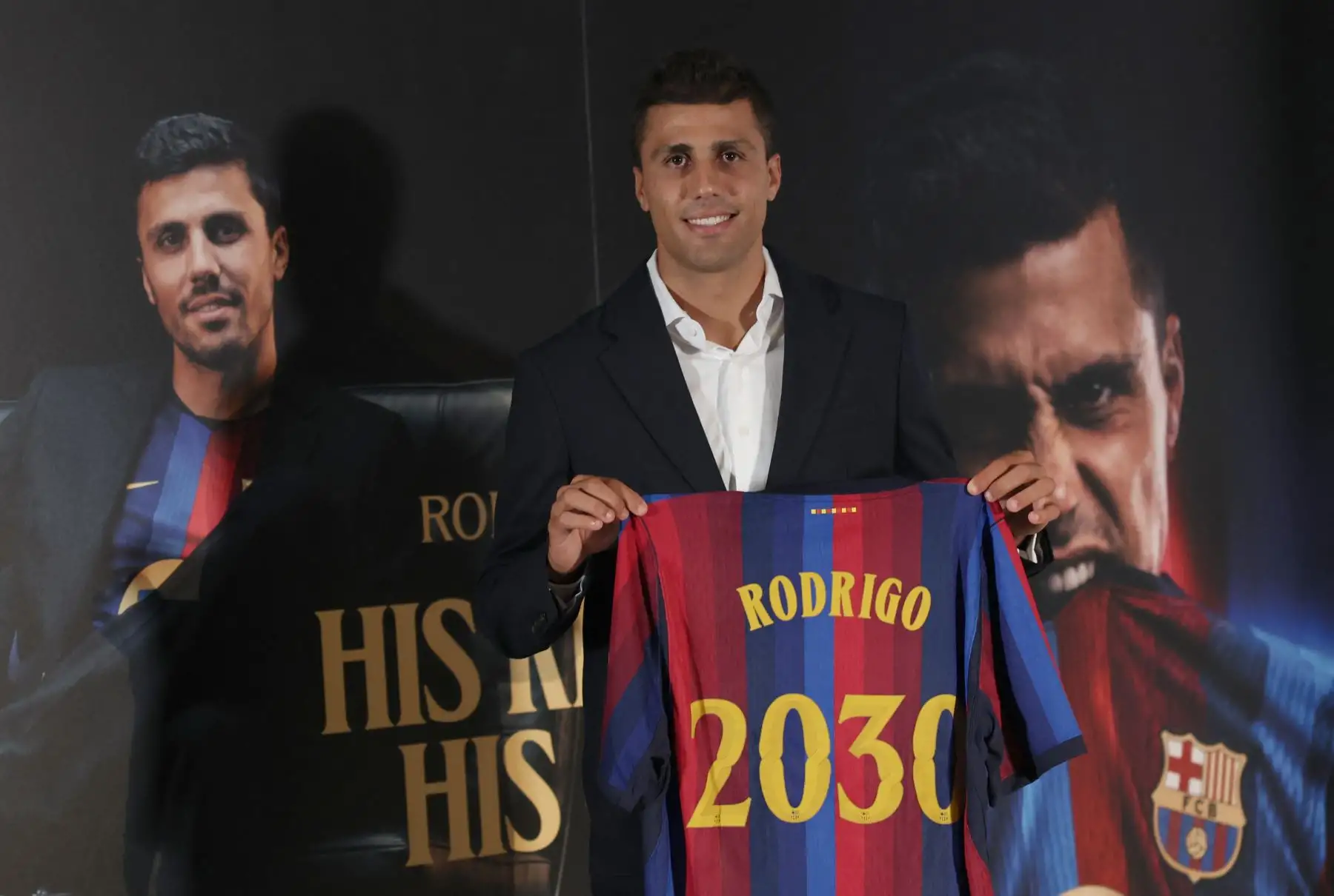 El FC Barcelona hace oficial el fichaje del mediocampista Rodri hasta mediados del 2030