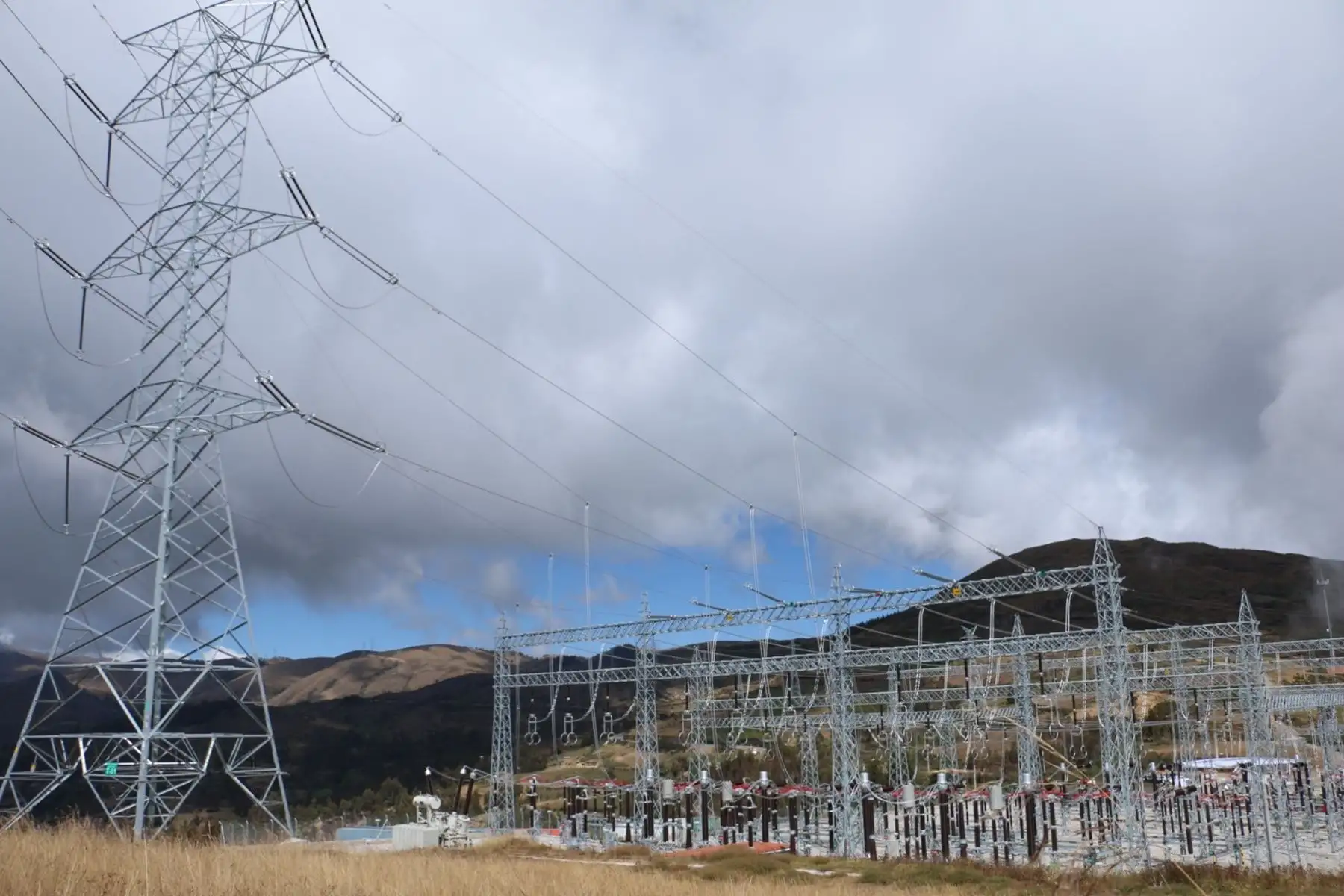 Minem optimiza proyectos de transmisión eléctrica para reforzar seguridad y confiabilidad
