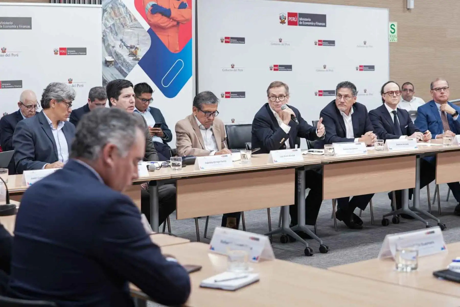 El Ejecutivo y los principales gremios empresariales definieron una ruta de coordinación para fortalecer la prevención y respuesta ante los posibles efectos del Fenómeno El Niño, durante la segunda reunión de la Comisión Nacional de Gestión del Riesgo del FEN. La articulación busca agilizar intervenciones en zonas de mayor riesgo y proteger a la población. Foto: ANDINA/Difusión.