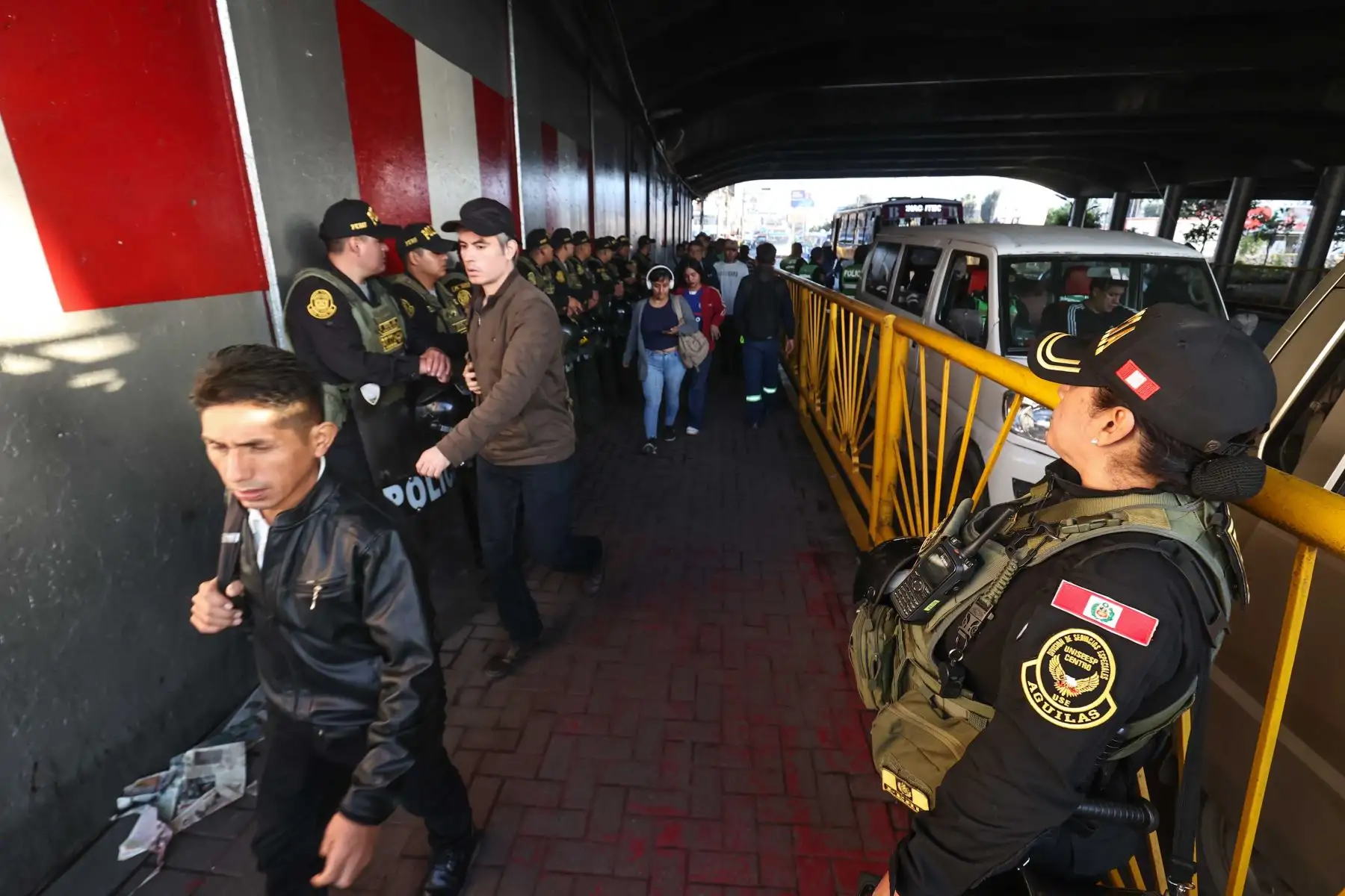 La Municipalidad de Lima ejecuta un megaoperativo de recuperación integral en Puente Nuevo, con participación de la PNP, la ATU, Lima Expresa y la Municipalidad de El Agustino. Foto: ANDINA/Juan Carlos Guzmán