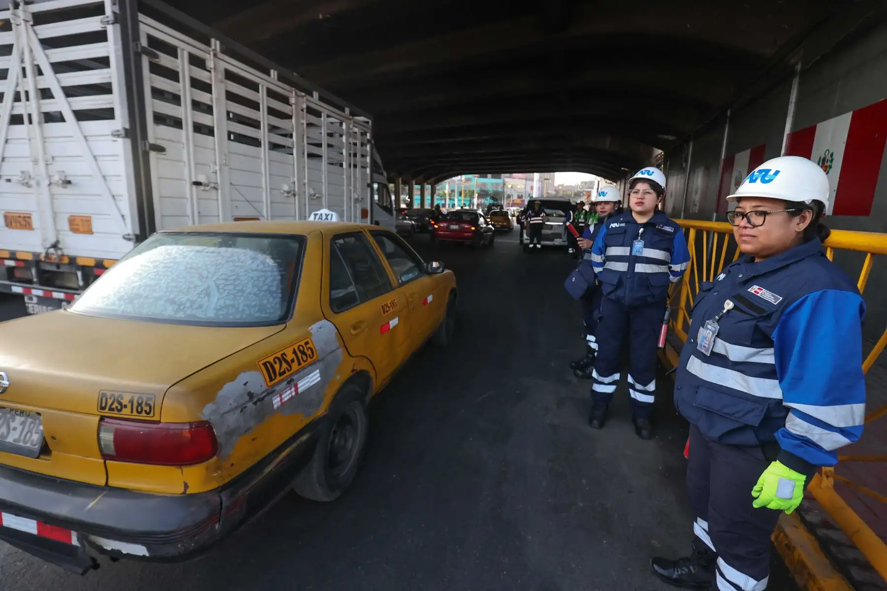 El megaoperativo en Puente Nuevo comprende acciones de limpieza, seguridad, mantenimiento vial y retiro del comercio informal, con apoyo de la PNP, la ATU, Lima Expresa y la Municipalidad de El Agustino. Foto: ANDINA/Juan Carlos Guzmán