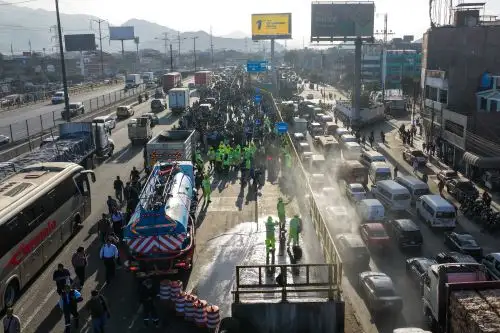PNP, ATU, Lima Expresa y El Agustino participan en operativo de recuperación de Puente Nuevo