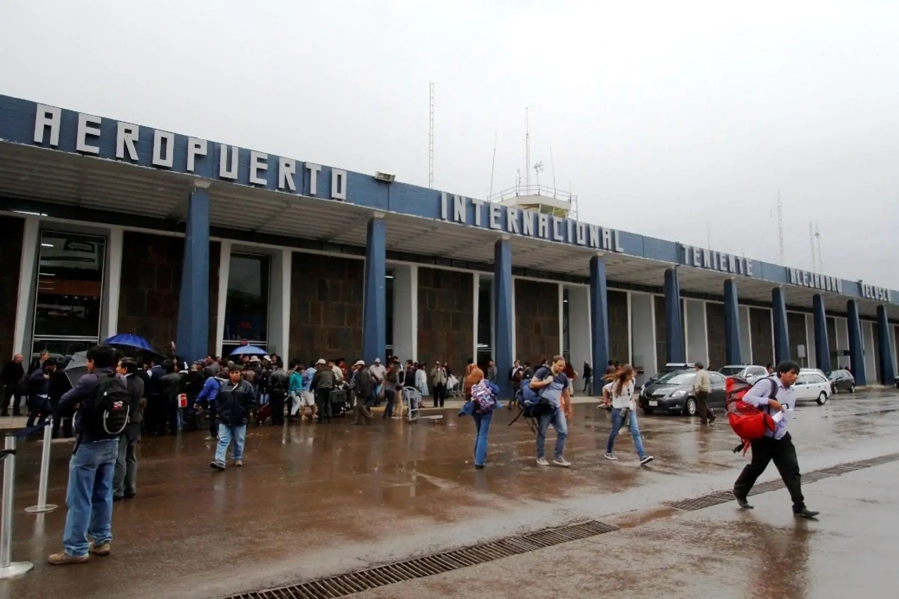 Lluvias, vientos y poca visibilidad obligaron a cancelar vuelos en el aeropuerto de Cusco