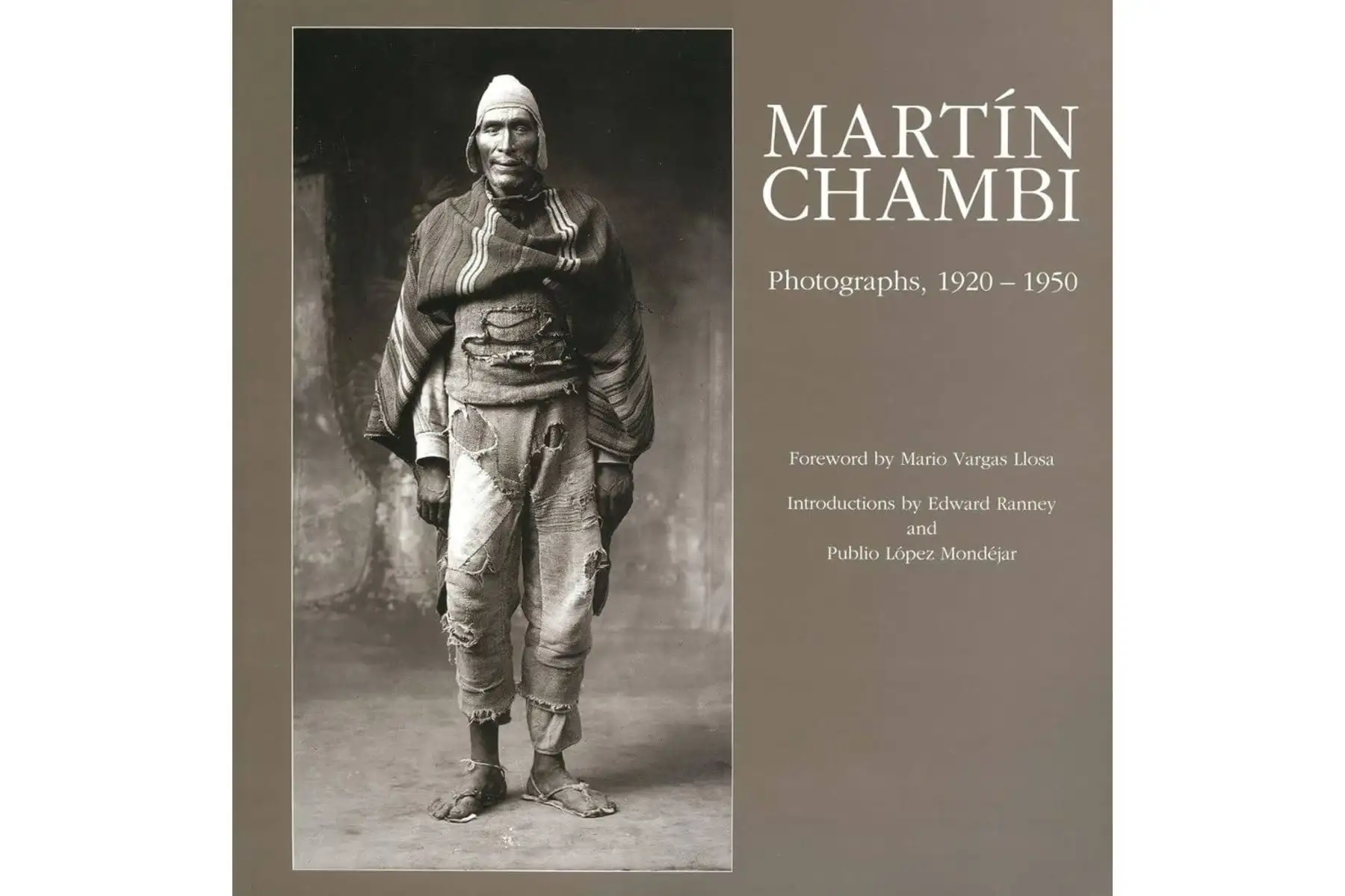 La edición Martín Chambi: Photographs, 1920-1950, publicada por Smithsonian Institution Press, reunió el prólogo de Mario Vargas Llosa y textos de Edward Ranney y Publio López Mondéjar. Desde una importante institución cultural y de investigación de Estados Unidos, la obra de Chambi fue leída más allá de su valor testimonial, como una creación visual capaz de narrar el mundo andino. Foto: ANDINA/Captura de pantalla