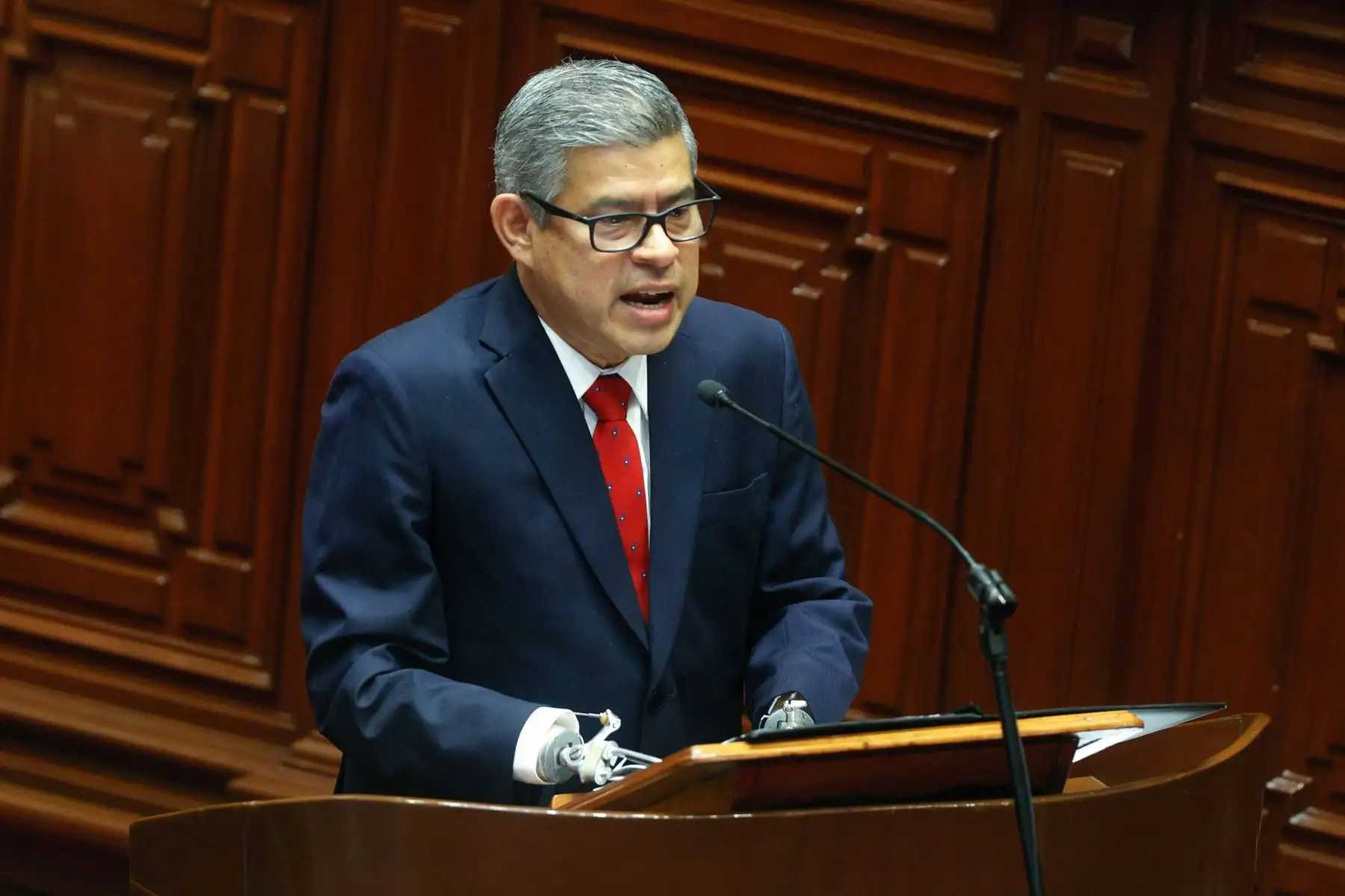 El presidente del Consejo de Ministros, Luis Galarreta, expone la Política General de Gobierno ante la Cámara de Diputados del Congreso de la República. Foto: ANDINA/Vidal Tarqui