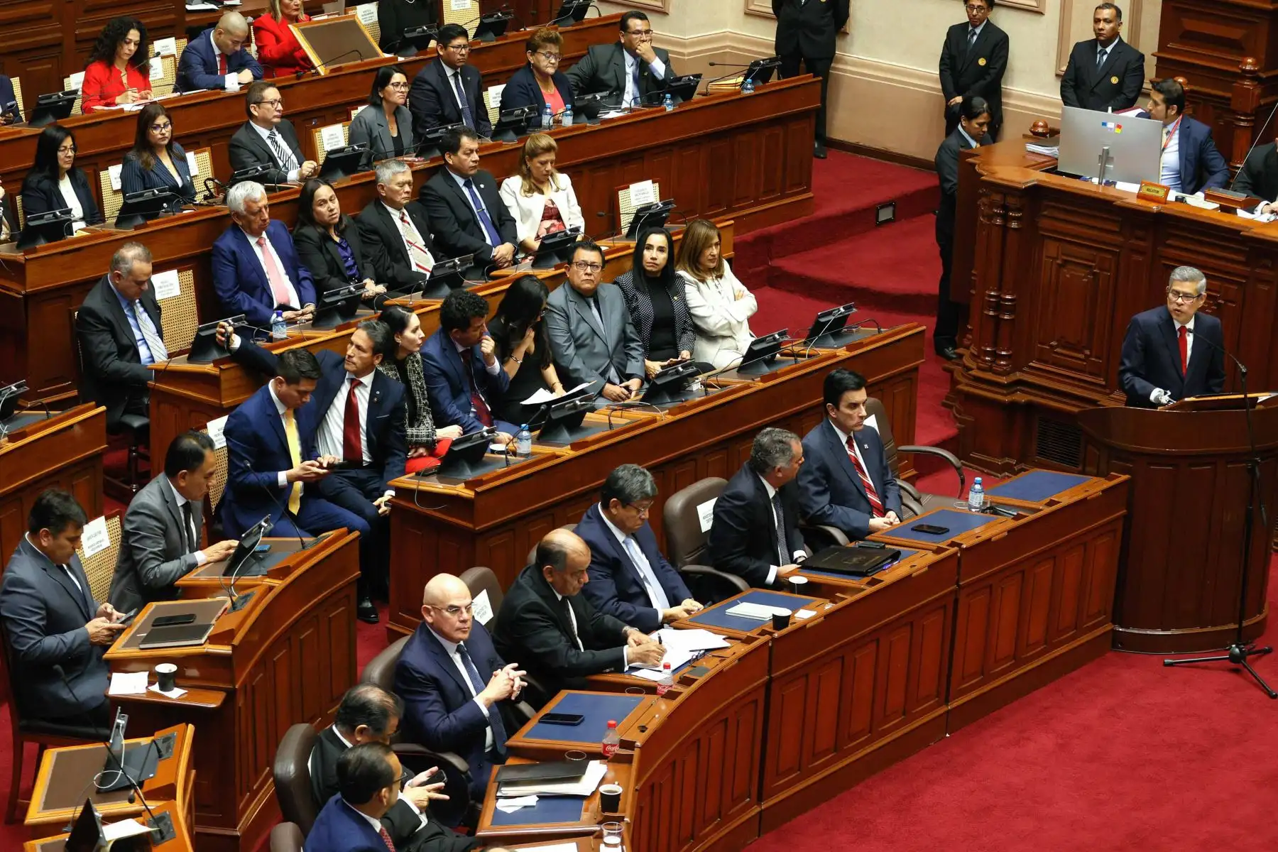 El presidente del Consejo de Ministros, Luis Galarreta, expone la Política General de Gobierno ante la Cámara de Diputados del Congreso de la República. Foto: ANDINA/Vidal Tarqui