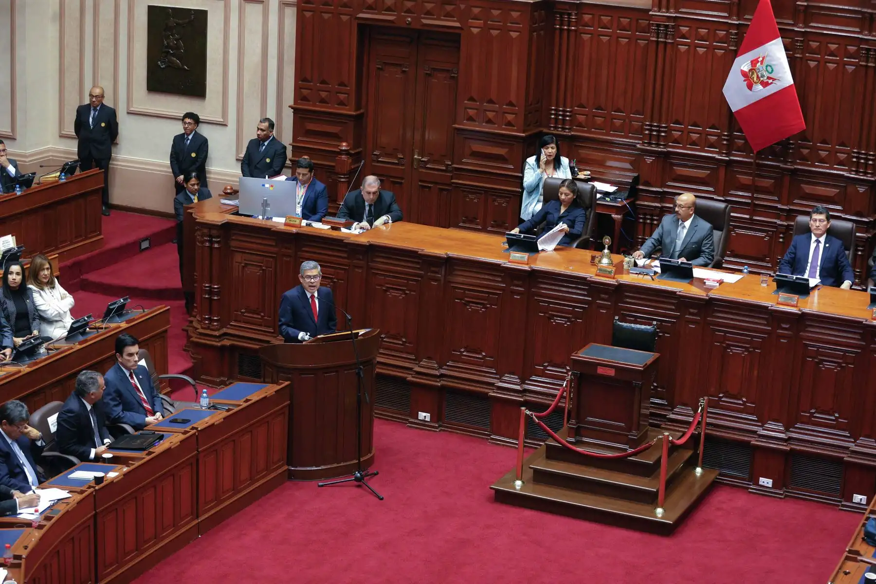 El presidente del Consejo de Ministros, Luis Galarreta, expone la Política General de Gobierno ante la Cámara de Diputados del Congreso de la República. Foto: ANDINA/ Vidal Tarqui