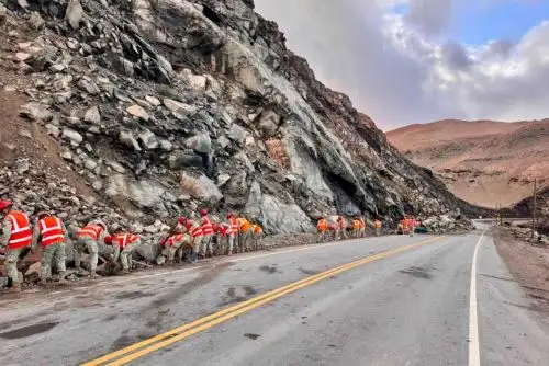 Sector Defensa despliega capacidades ante huaicos en Arequipa