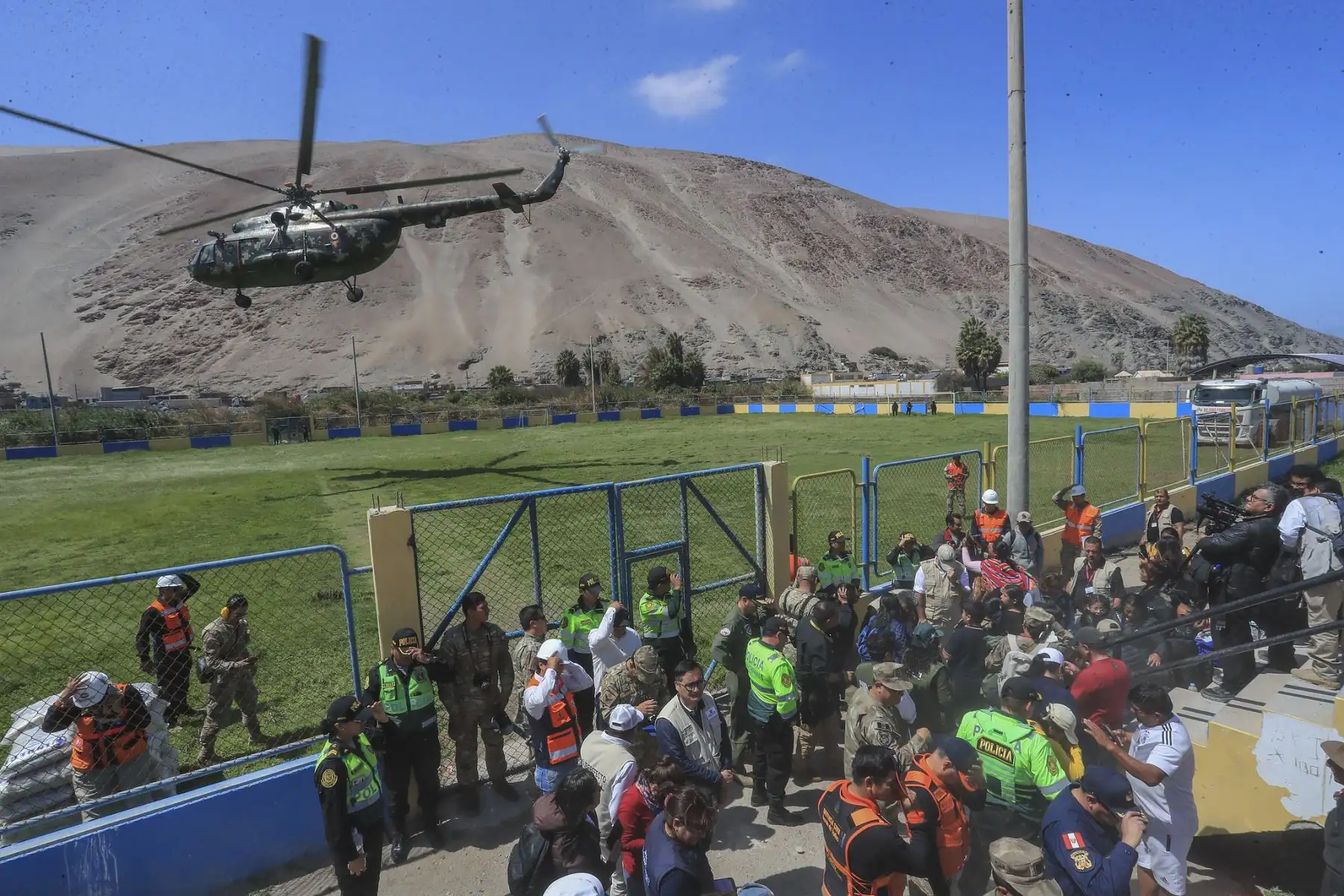 Presidenta Keiko Fujimori supervisó traslado aéreo de más de 160 personas varadas en Arequipa. Foto: ANDINA/Prensa Presidencia