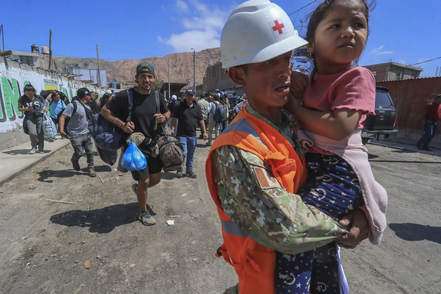 Presidenta Keiko Fujimori supervisó traslado aéreo de más de 160 personas varadas en Arequipa. Foto: ANDINA/Prensa Presidencia