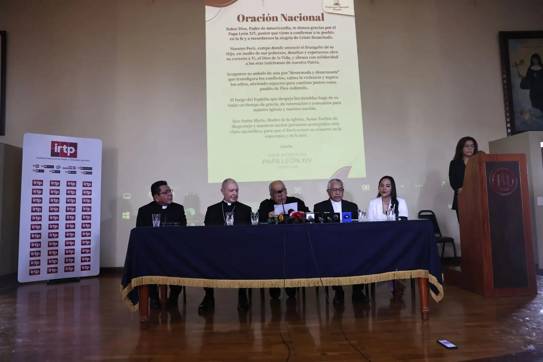 El presidente de la Conferencia Episcopal Peruana, Carlos García Camader, lanzó la convocatoria al voluntariado “Los Amigos de León” e invitó a los jóvenes de todo el país a acompañar al Santo Padre León XIV durante su visita al Perú, prevista para noviembre próximo. Foto: ANDINA/Juan Carlos Guzmán.