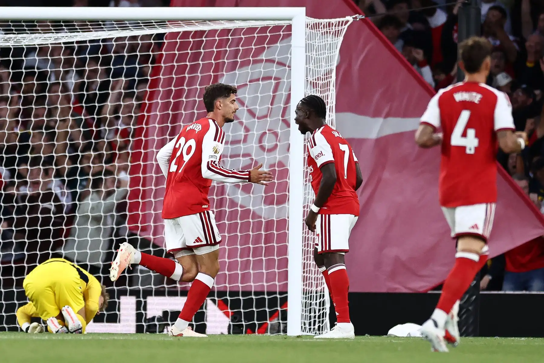 El campeón Arsenal gana al ascendido Coventry City en el inicio de la Premier League