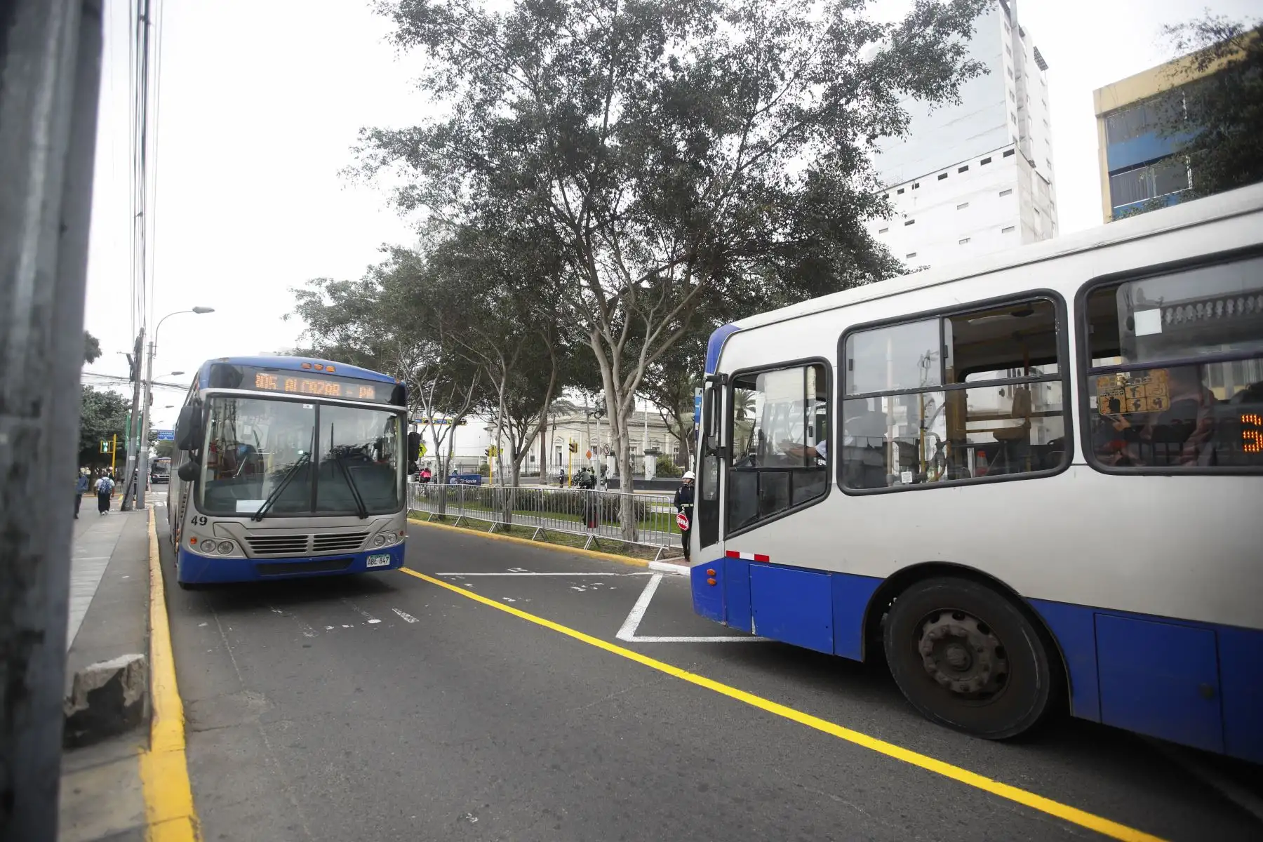 Esta mañana, la Autoridad de Transporte Urbano para Lima y Callao (ATU) dio inicio a la operación de este importante proyecto que busca ordenar el tránsito y mejorar el servicio del corredor Azul, en beneficio de más de 70 000 usuarios al día. Foto: ANDINA/Ricardo Cuba