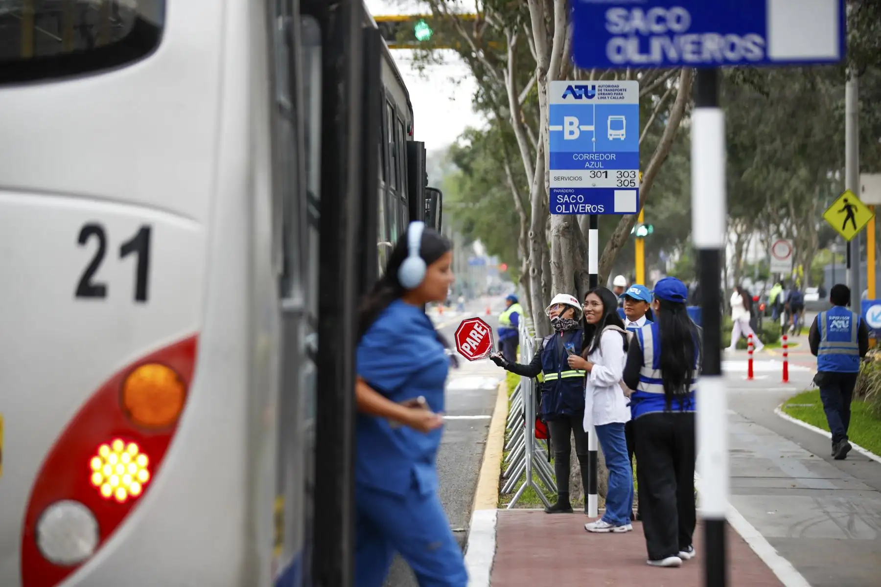 Esta mañana, la Autoridad de Transporte Urbano para Lima y Callao (ATU) dio inicio a la operación de este importante proyecto que busca ordenar el tránsito y mejorar el servicio del corredor Azul, en beneficio de más de 70 000 usuarios al día. Foto: ANDINA/Ricardo Cuba