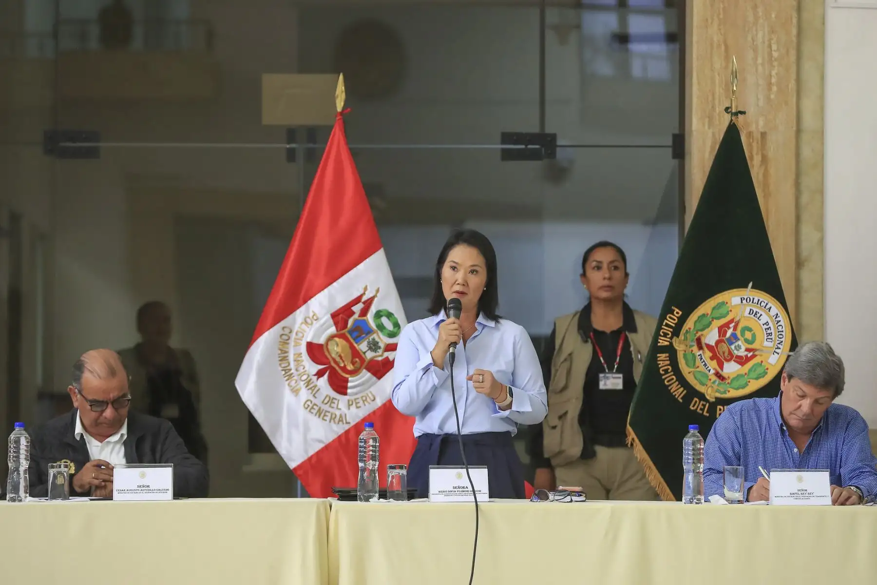 La presidenta de la República, Keiko Fujimori, se reunió con gremios del sector de transporte público, interprovincial y de carga pesada el sábado 22 de agosto de 2026. Participaron también los ministros del Interior y de Transportes y Comunicaciones, así como el Comandante General de la Policía Nacional del Perú. Foto: ANDINA/Presidencia