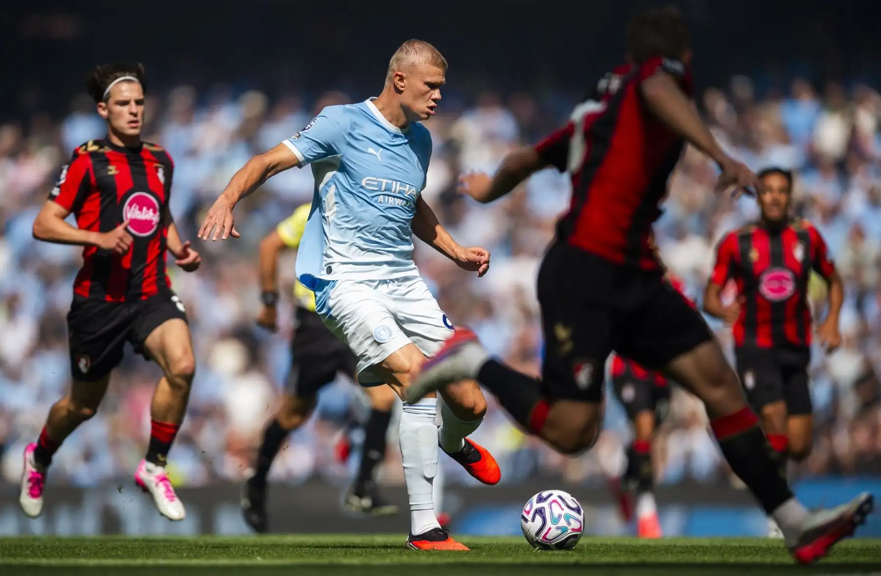 Erling Haaland, del Manchester City, en acción durante el partido de la Premier League inglesa entre el Manchester City y el AFC Bournemouth, en Manchester (Reino Unido), el 23 de agosto de 2026.
 Foto: EFE