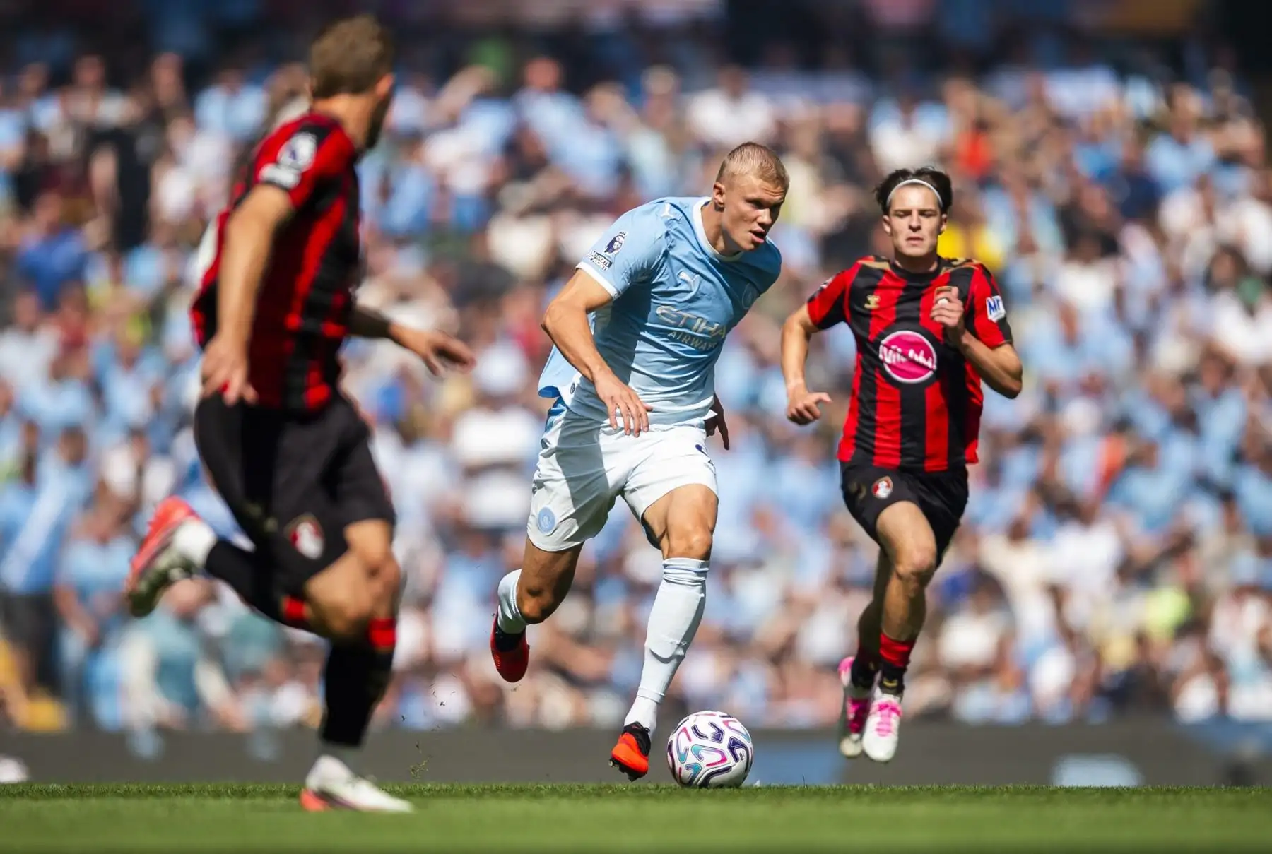 Erling Haaland, del Manchester City, en acción durante el partido de la Premier League inglesa entre el Manchester City y el AFC Bournemouth, en Manchester, Reino Unido, el 23 de agosto de 2026.
 Foto: EFE