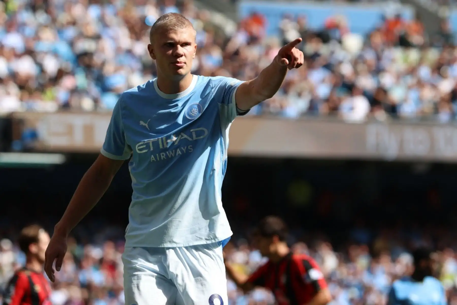 El delantero noruego del Manchester City, Erling Haaland (n.º 9), hace un gesto durante el partido de la Premier League inglesa de fútbol entre el Manchester City y el AFC Bournemouth en el Etihad Stadium de Mánchester, en el noroeste de Inglaterra, el 23 de agosto de 2026.
 Foto: AFP