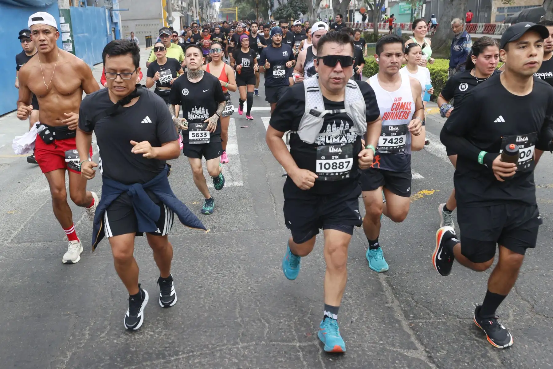 La Maratón de Lima 2026, una carrera que combina el corazón histórico de Lima con el icónico malecón limeño, uno de los tramos más celebrados de cualquier carrera en Sudamérica. La carrera de distancias de 21K. Foto: ANDINA/Vidal Tarqui