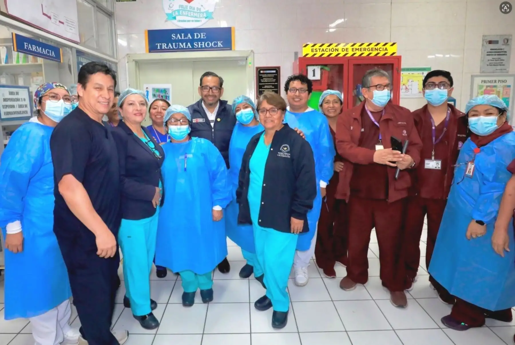 Ministro de Salud supervisa de madrugada hospitales para garantizar atención las 24 horas