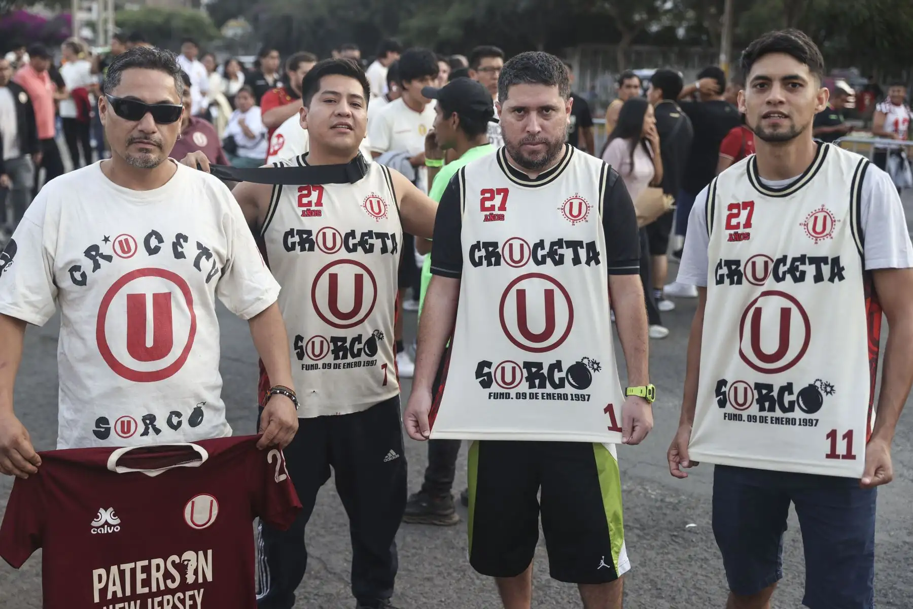Hinchas de Universitario de Deportes y Chankas acuden al Estadio Monumental U de Ate para alentar a sus equipos ante el partido de fútbol que disputarán por la fecha 6 del Torneo Clausura 2026 de la Liga 1 el domingo 23 de agosto. Foto: ANDINA/Jhonel Rodríguez