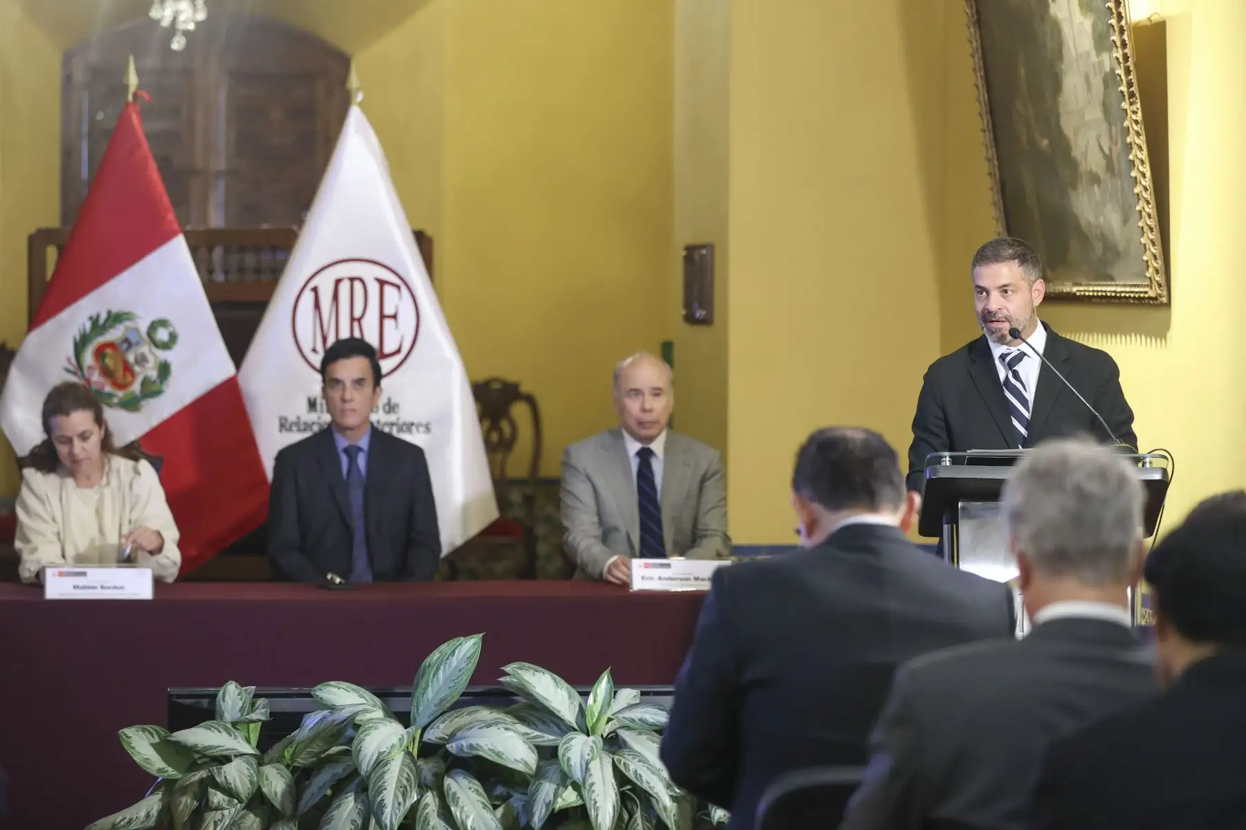 Francisco Zegarra, especialista de operaciones del BID, participa en la ceremonia de lanzamiento de la Visa Electrónica y el Pasaporte de Emergencia del Sistema de Administración Migratoria Integral (e-SAMI), una iniciativa orientada a modernizar y agilizar los servicios migratorios y consulares del país. Foto: ANDINA/Jhonel Rodríguez Robles
