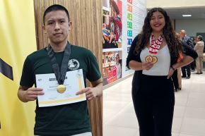 Dos jóvenes peruanos, pertenecientes a la UPN realizan un prototipo sensorial que verifica la autenticidad de billetes y monedas. 
